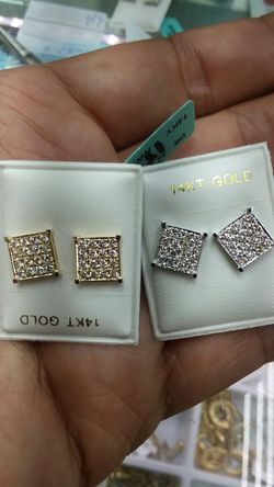 14k Gold or white diamond earings .54 ct diamonds high quality each set $425