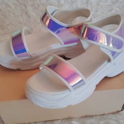 Women's Yoki White Platform Holographic Velcro Strap Open Toe Summertime Shoes Sandals SZ 8.5