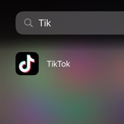 iPhone 14 plus With TikTok