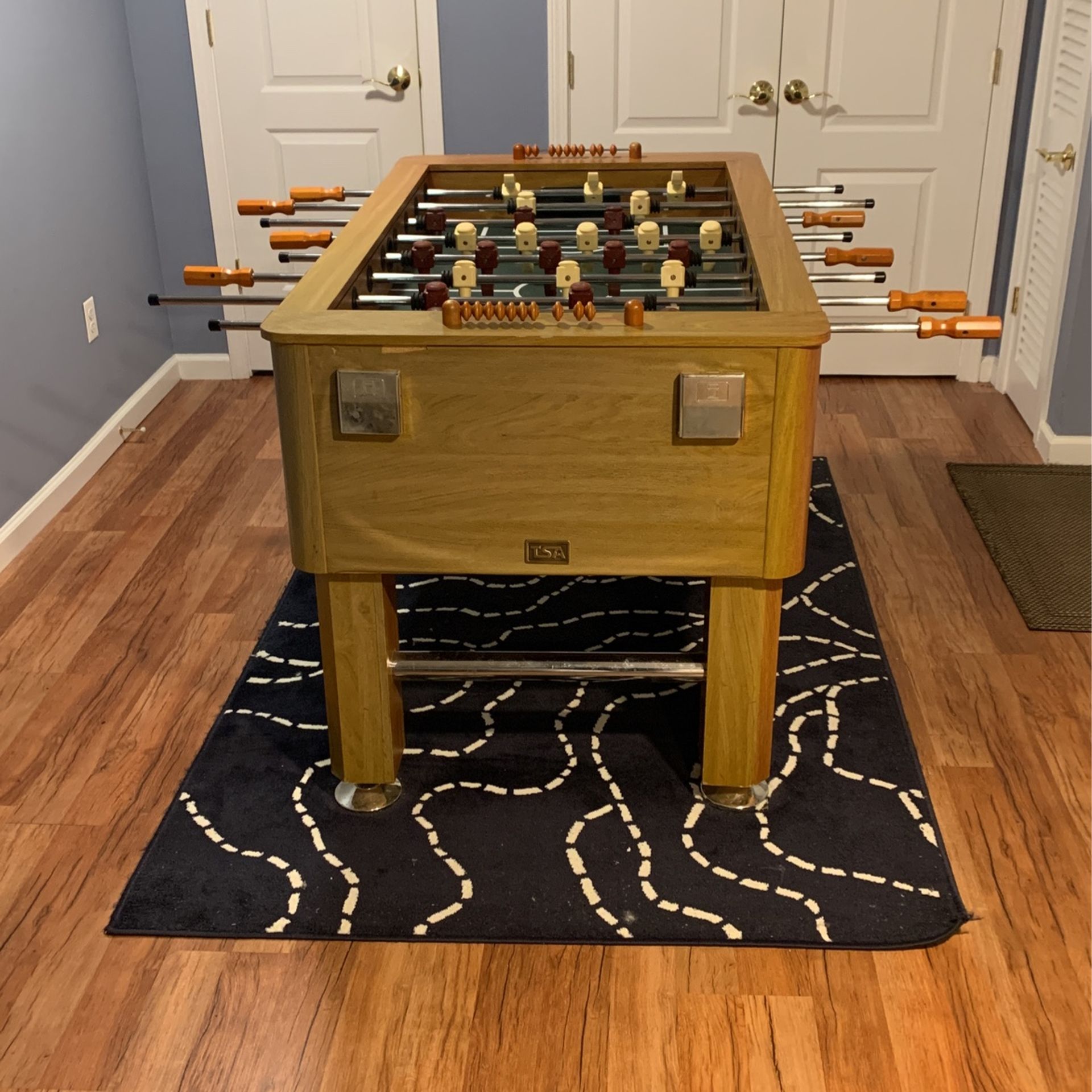 Fuusball Table With Rug