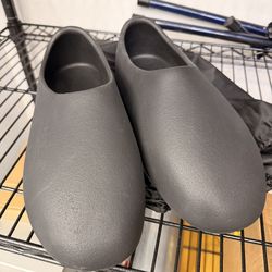 YZY SL-01 Black SLPRS Size 10