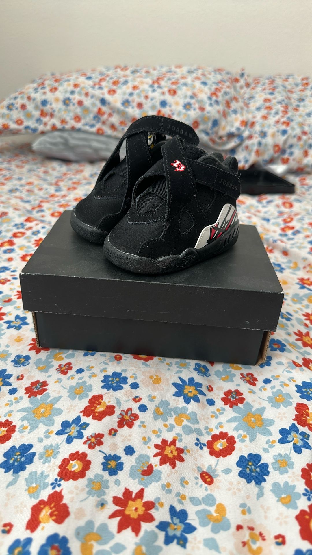 Jordan 8 Retro 