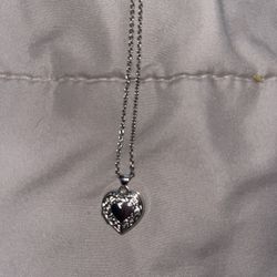 heart locket necklace 