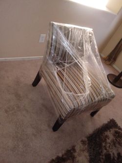 ACCENT CHAIR!!