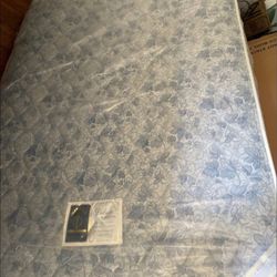 FULL SIZE MATTRESS PICK UP TODAY