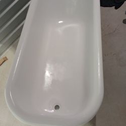 66 Inch Cast Iron And Porcelain Claw Foot Soaking Tub With The Original Claws 