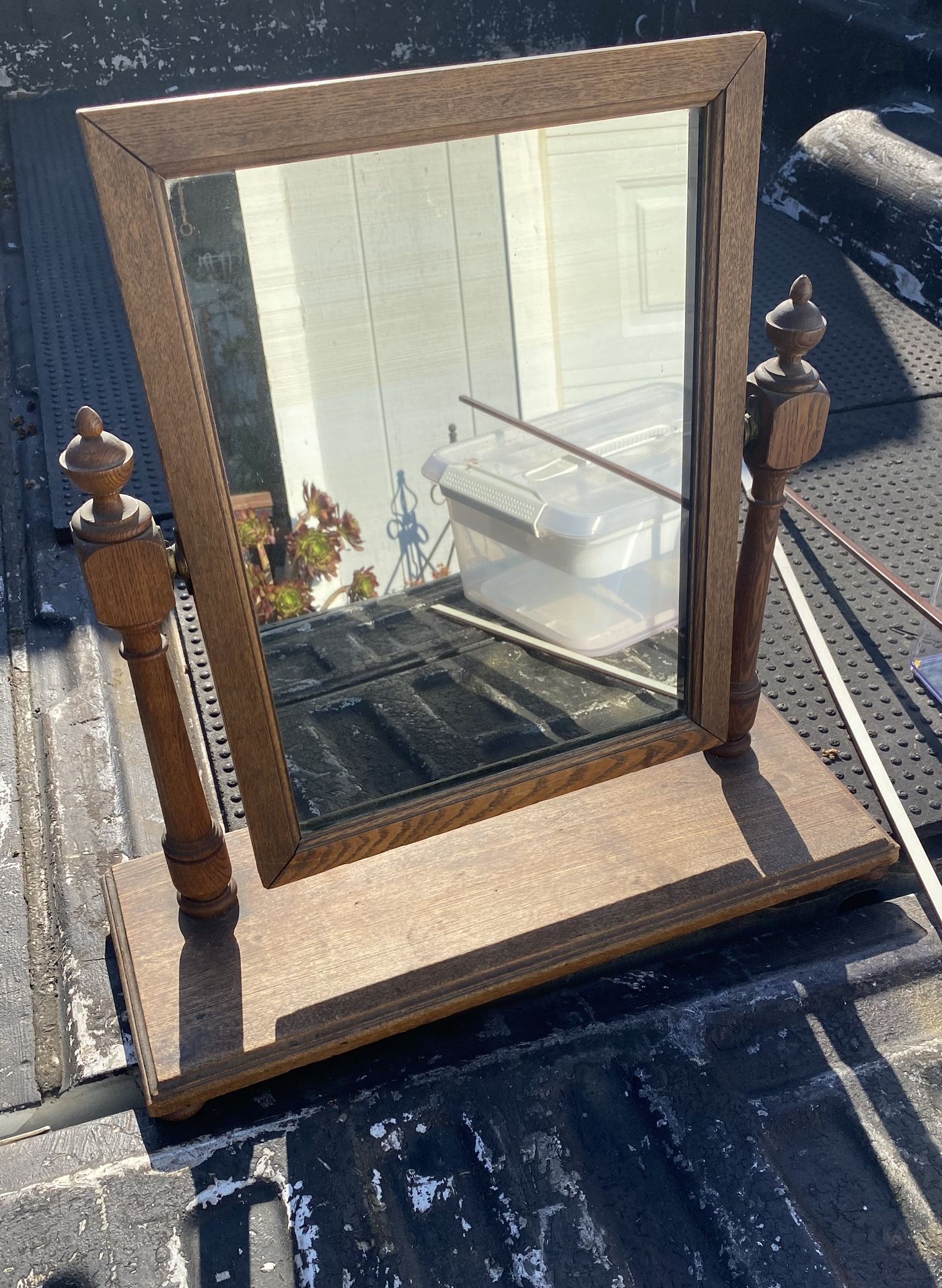 ANTIQUE VINTAGE DRESSER MIRROR