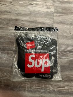 Black Supreme Socks
