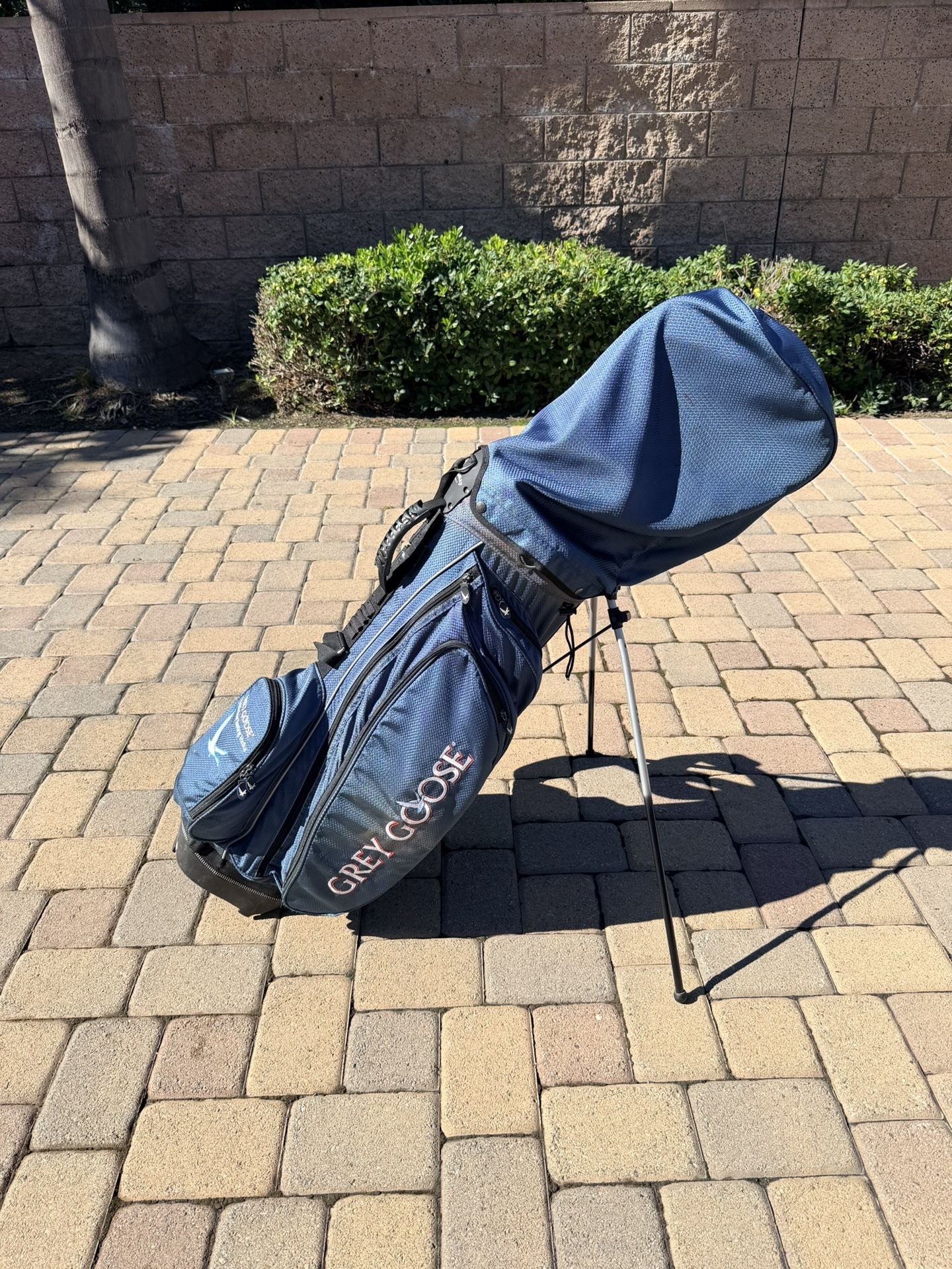 Callaway Golf bag - GREY GOOSE 1 of 1