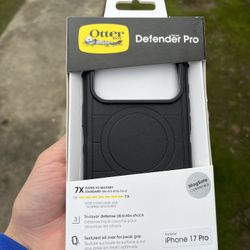 Iphone 17 Pro Otter Box Phone Case