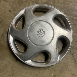 Authentic 15 Inch Toyota Hubcaps 15 