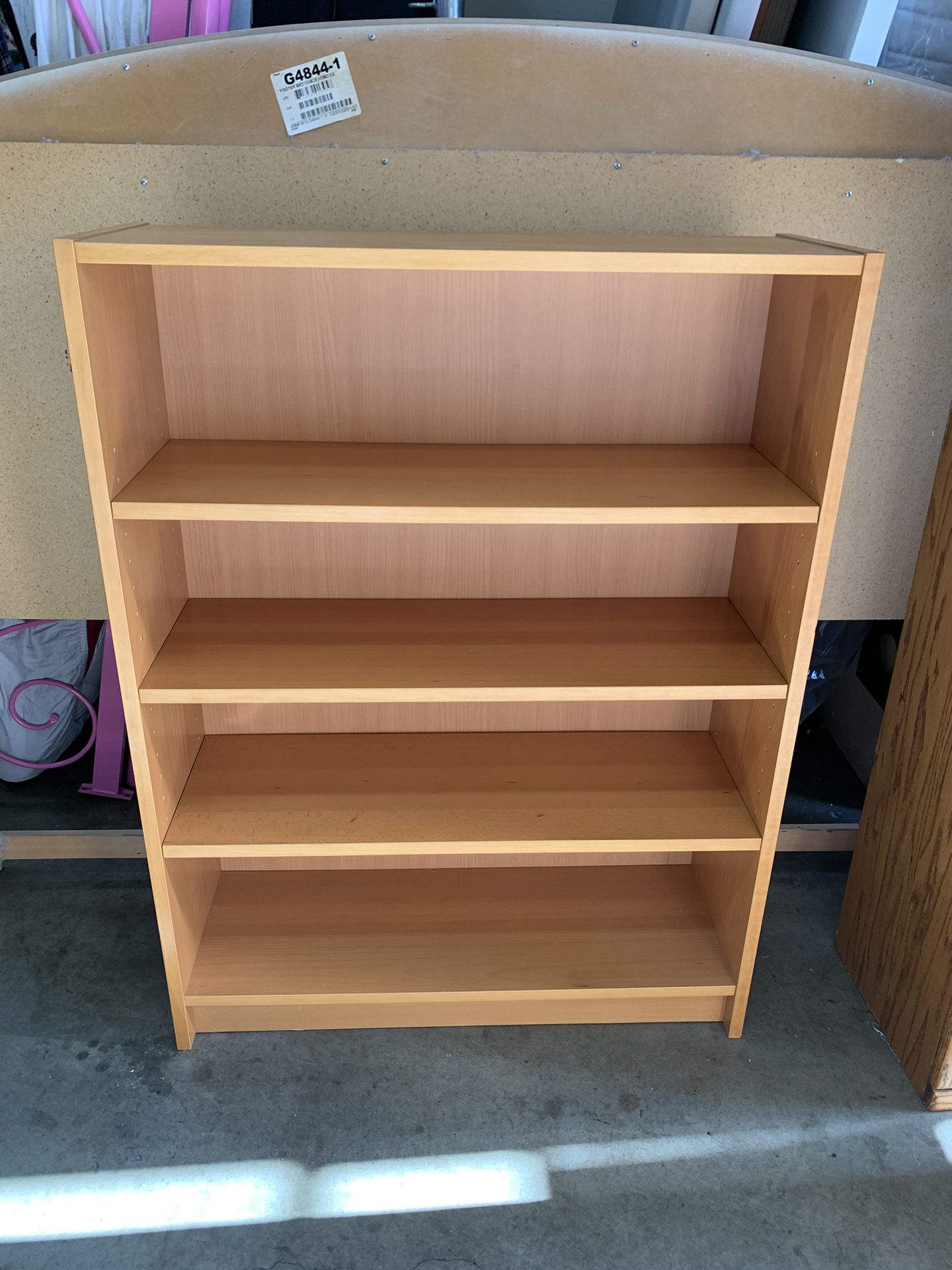 Adjustable Shelves Bookcase Very Good Condition 