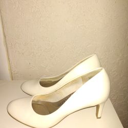 DexFlex Comfort White Heels 