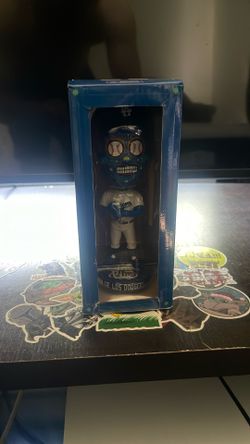 Dia de los dodgers bobblehead
