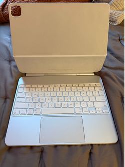 iPad Pro 13 M4/M5 Magic Keyboard