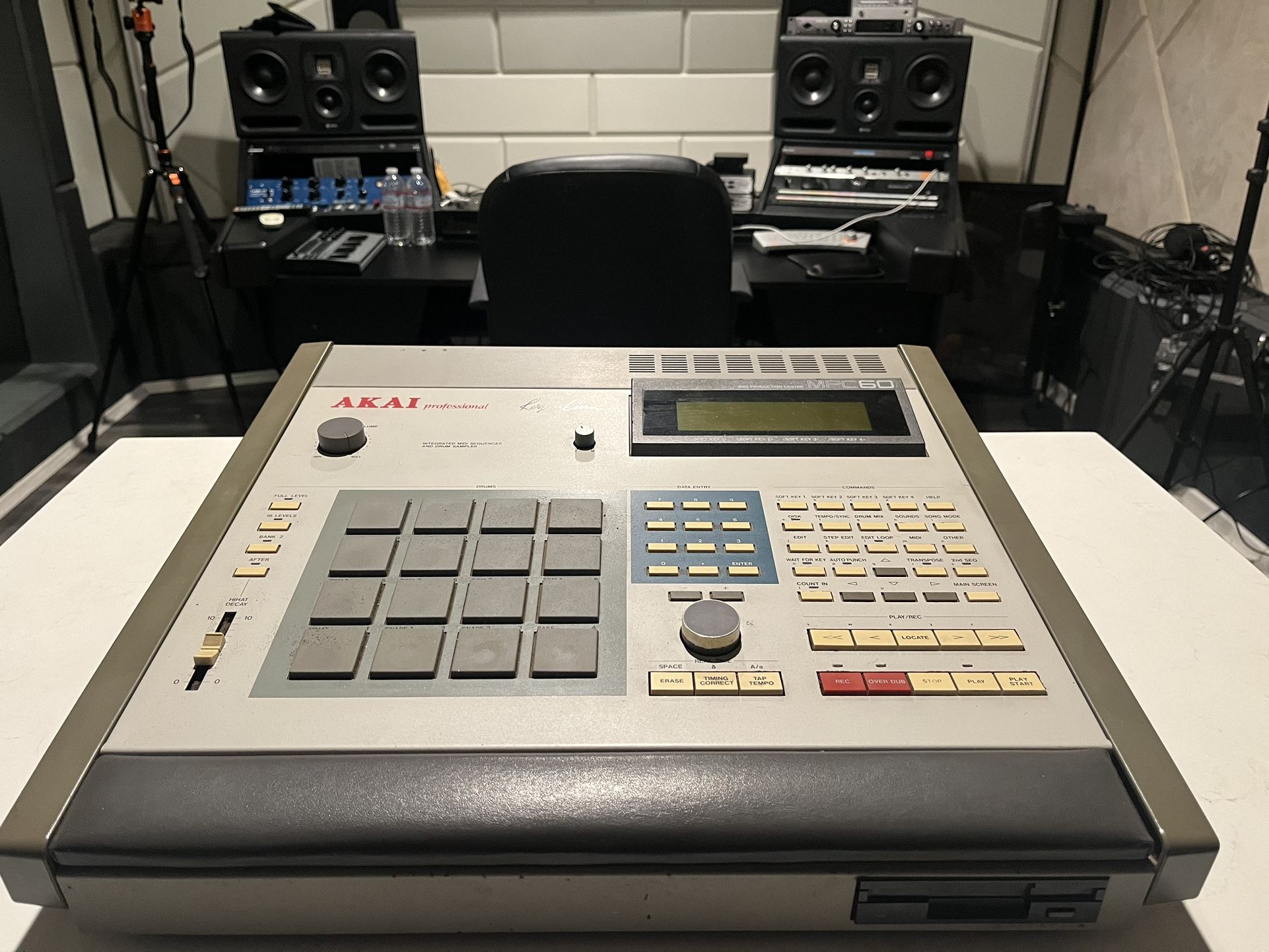 AKAI MPC 60 - CLASSIC GEM  