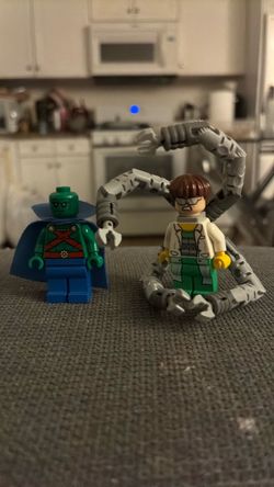 Martian man hunter and doc ock