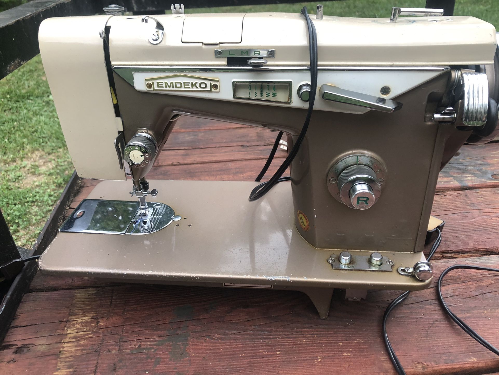 Emdeko Vintage Sewing Machine