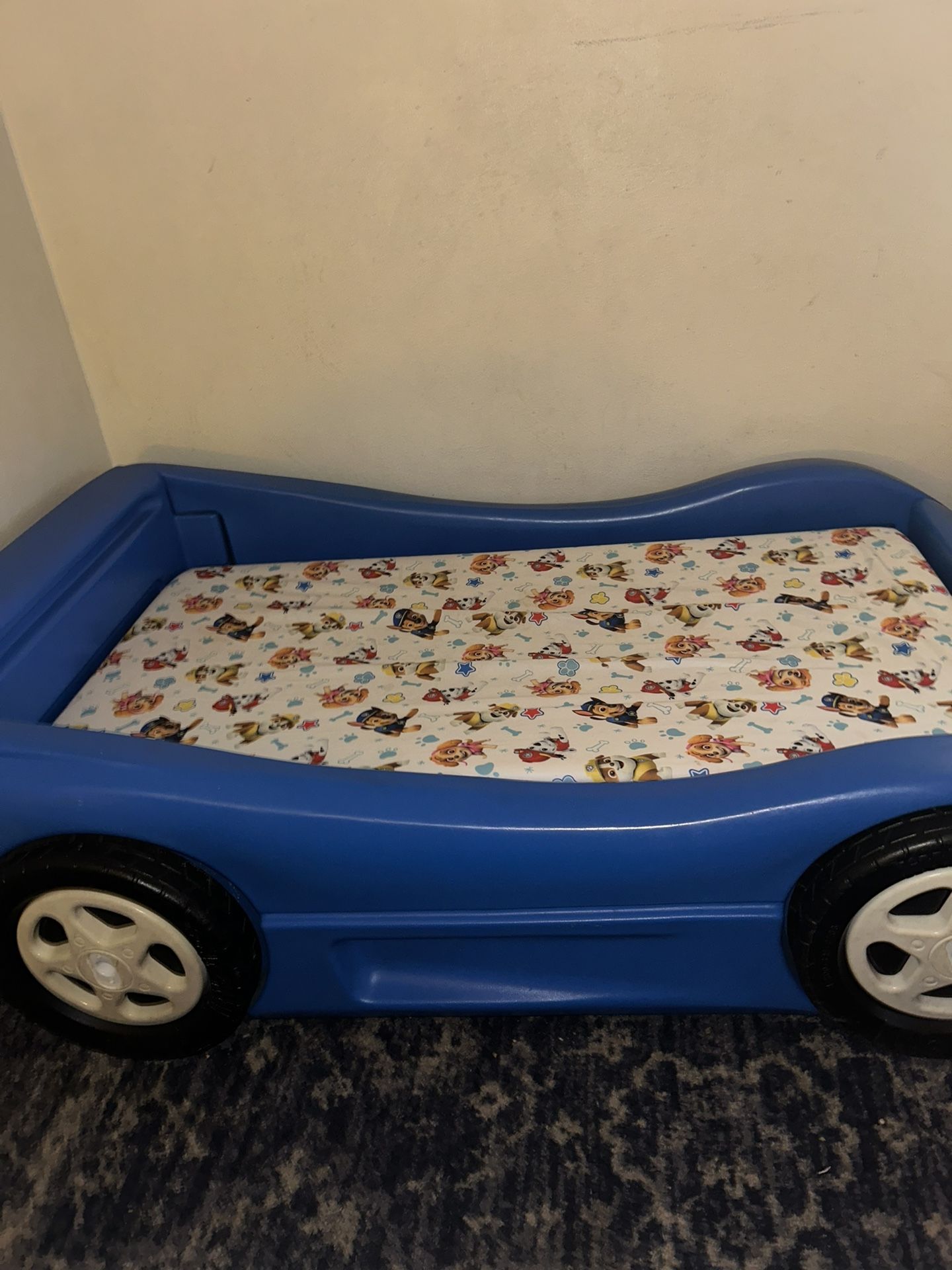 Toddler car bed 