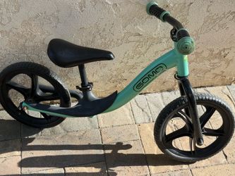 Kids balance bike green
