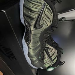 Nike Foamposite pine green size 10