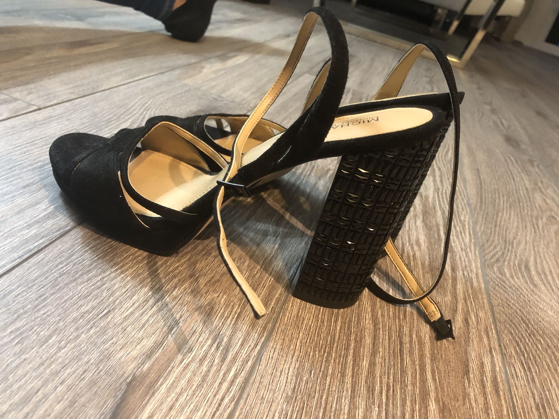 Michael kors shoes size 8