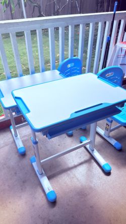 Brand new !Kids Desk and Chair Set  Height Adjustable , Pull Out Drawer, Tilt Desktop, Metal Hook, School Student Study Desk Chair for Kids