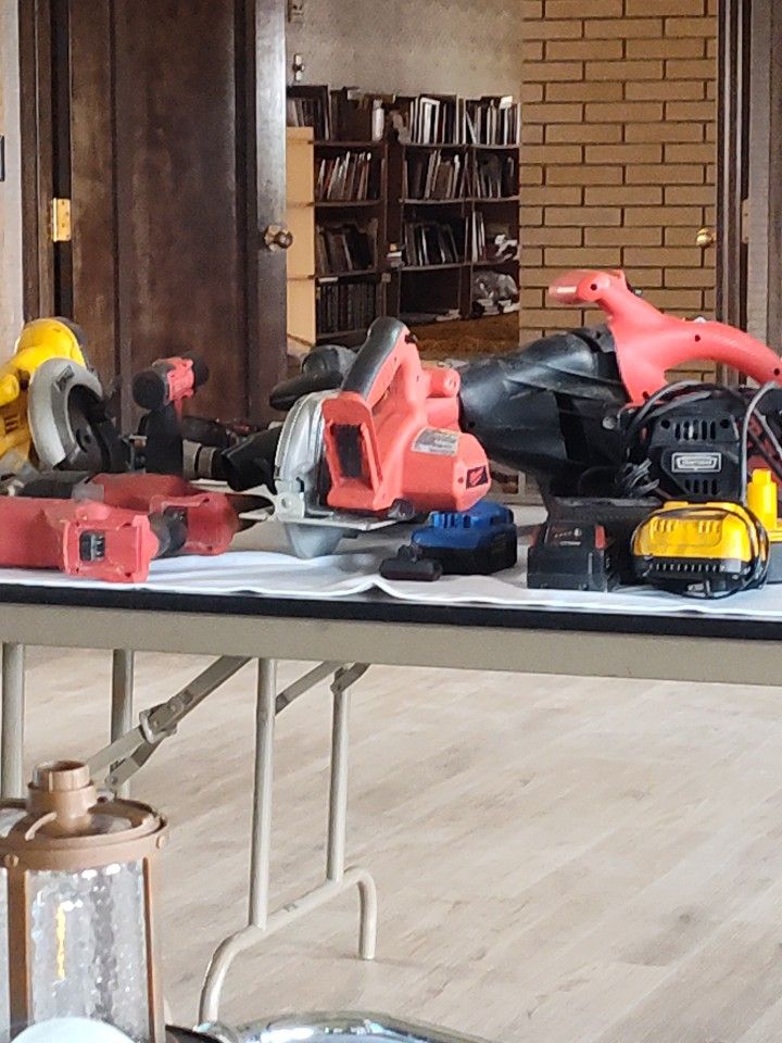 MULTI FAMILY YARDSALE