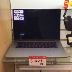 Apple MacBook Pro With The I-7 Processor, 16gb Of Ram And A 256gb HD. Layaway Available!