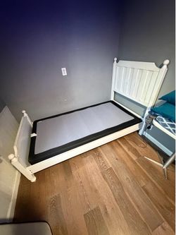 Twin bed and box spring