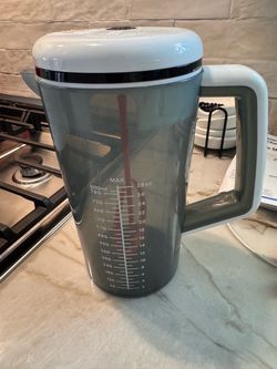 Baby breeza milk/ formula mixer