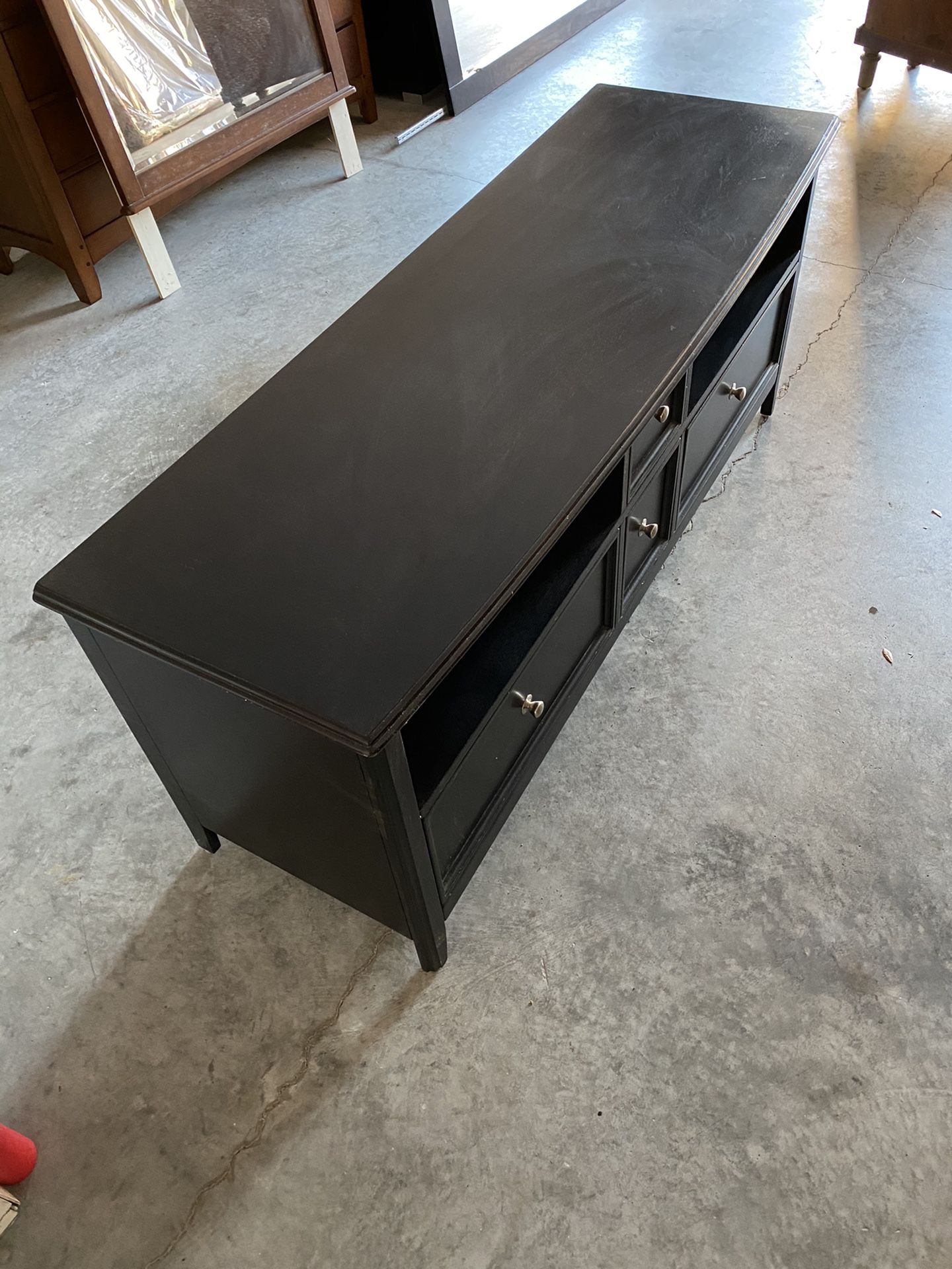 TV stand (wooden)