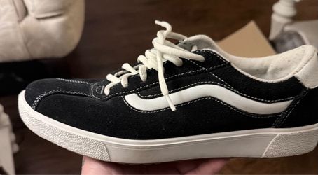 Vans shoes in black and white Mens size 9 women’s 10.5