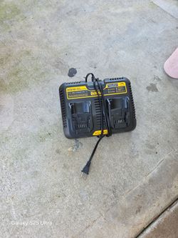 Dewalt 20v dual Charguer New $60 Price FIRM/// Nueva PRECIO FIRME $60