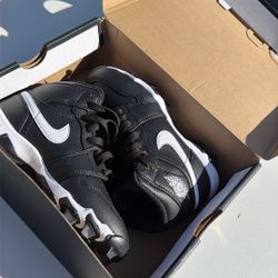 Black And White jordan 1 cleats 1.5y