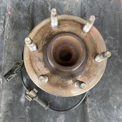 1999/2006 Silverado / Sierra Moog Wheel Hub Assembly