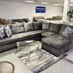 U Shaped Dark Gray Fabric Sectional With Chaise 