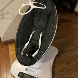 4 Moms MamaRoo Baby Swing 
