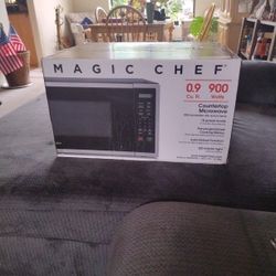 Magic Chef Countertop Microwave  Brand New In Box