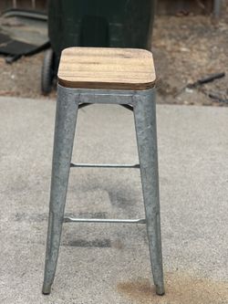 bar stool with wooden seat