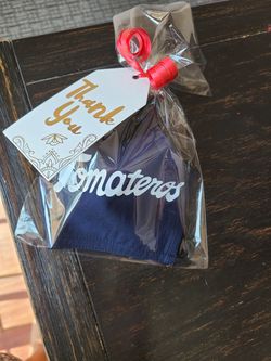 Tomateros masks $10