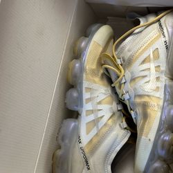 Nike VaporMax White/Gold  Size US 10