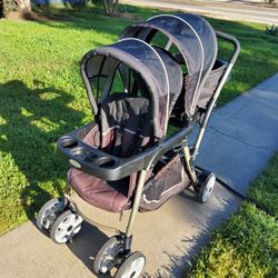 Graco Double Stroller Will Convert Into A Sit & Stand