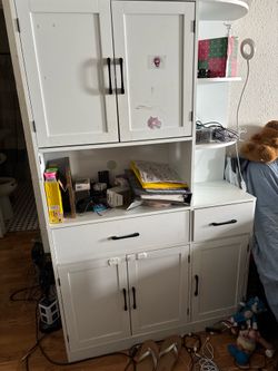 FREE White Storage Cabinet / Hutch – Must Pick Up