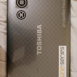 Toshiba Satellite L755-S5308 With Adaptor, Amazon Mouse. Needs a battery.