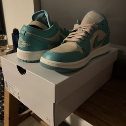 Women’s Jordan 1 Low Size 8.5 Tropical Teal DC0774 131