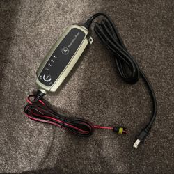 Genuine Mercedes-Benz Trickle Battery Charger