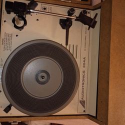 Audiotronics  304a Record Player