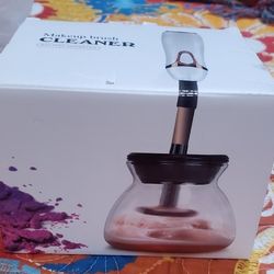 Cleaner Makeup Brush