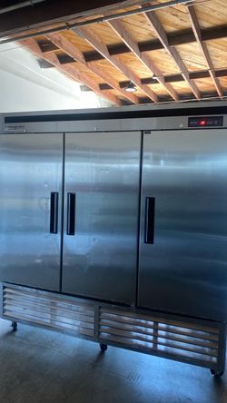 Maxx Cold 3-Door Commercial Refrigerator
